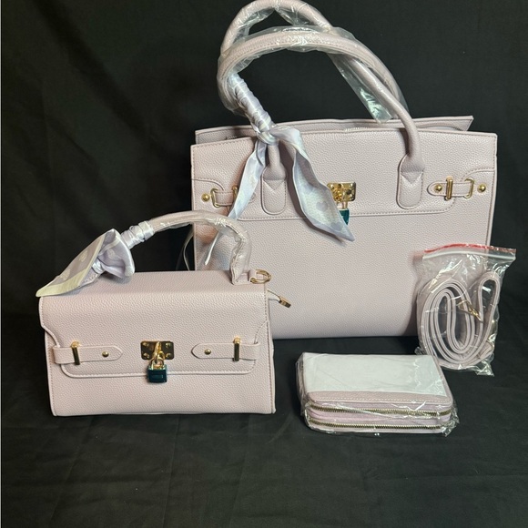 Elegant Lavender Women's Handbag Set - Picture 3 of 10